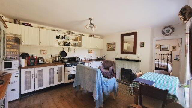 Faerie Nuff Cottage" 14 of 40
