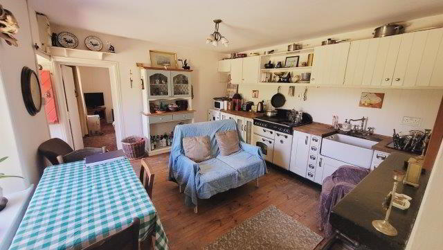 Faerie Nuff Cottage" 18 of 40