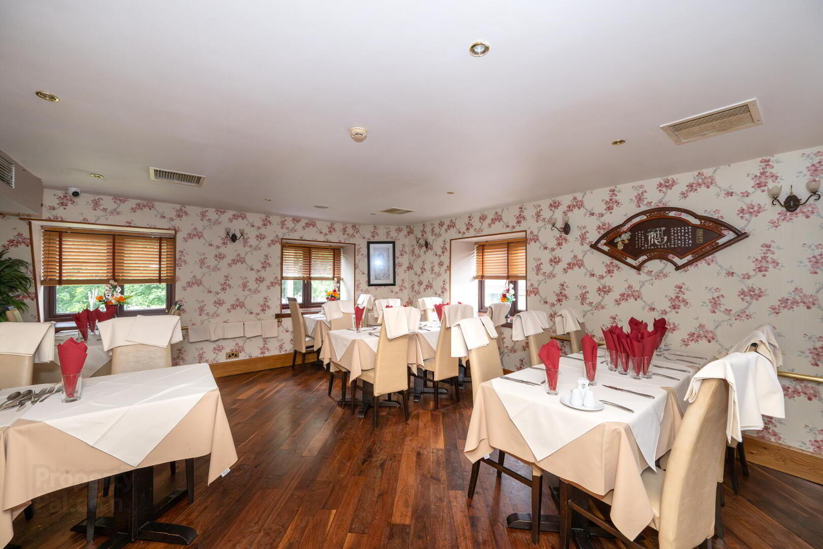 The Hawthorn Bar, Hartlands Avenue 9 of 11