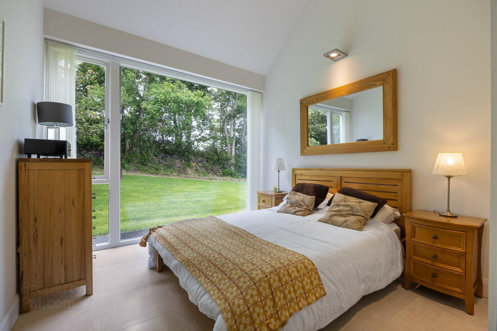 8 Whinknowe Road 16 of 28