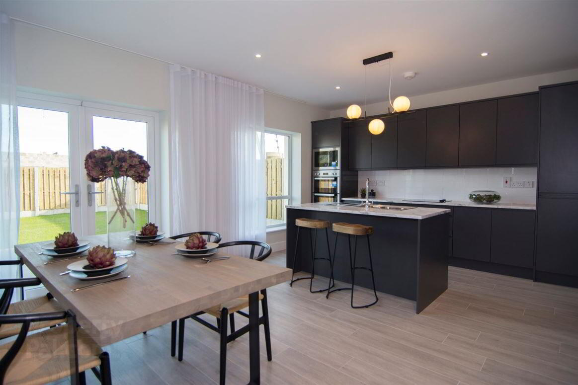 46 Fairways Gardens 5 of 15