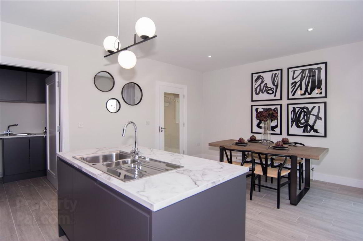 46 Fairways Gardens 7 of 15