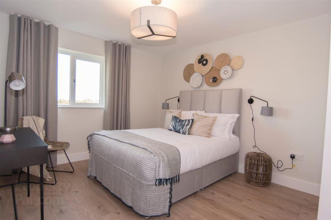 46 Fairways Gardens 14 of 15