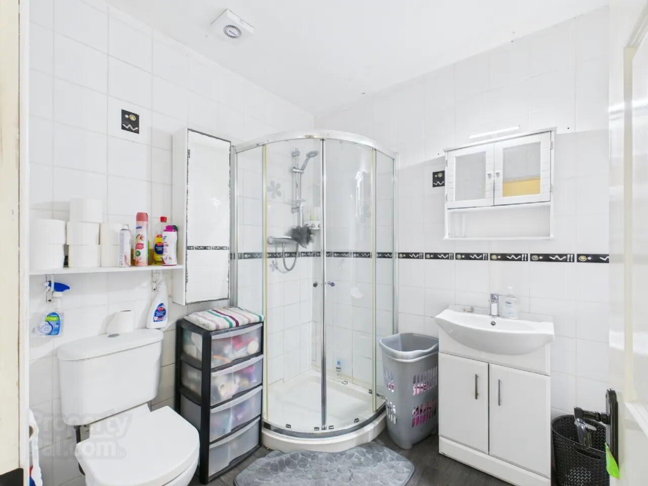 15 Ozanam Street 5 of 18