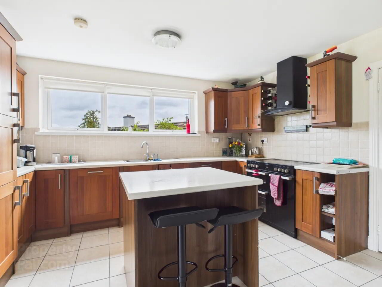 15 Ozanam Street 6 of 18