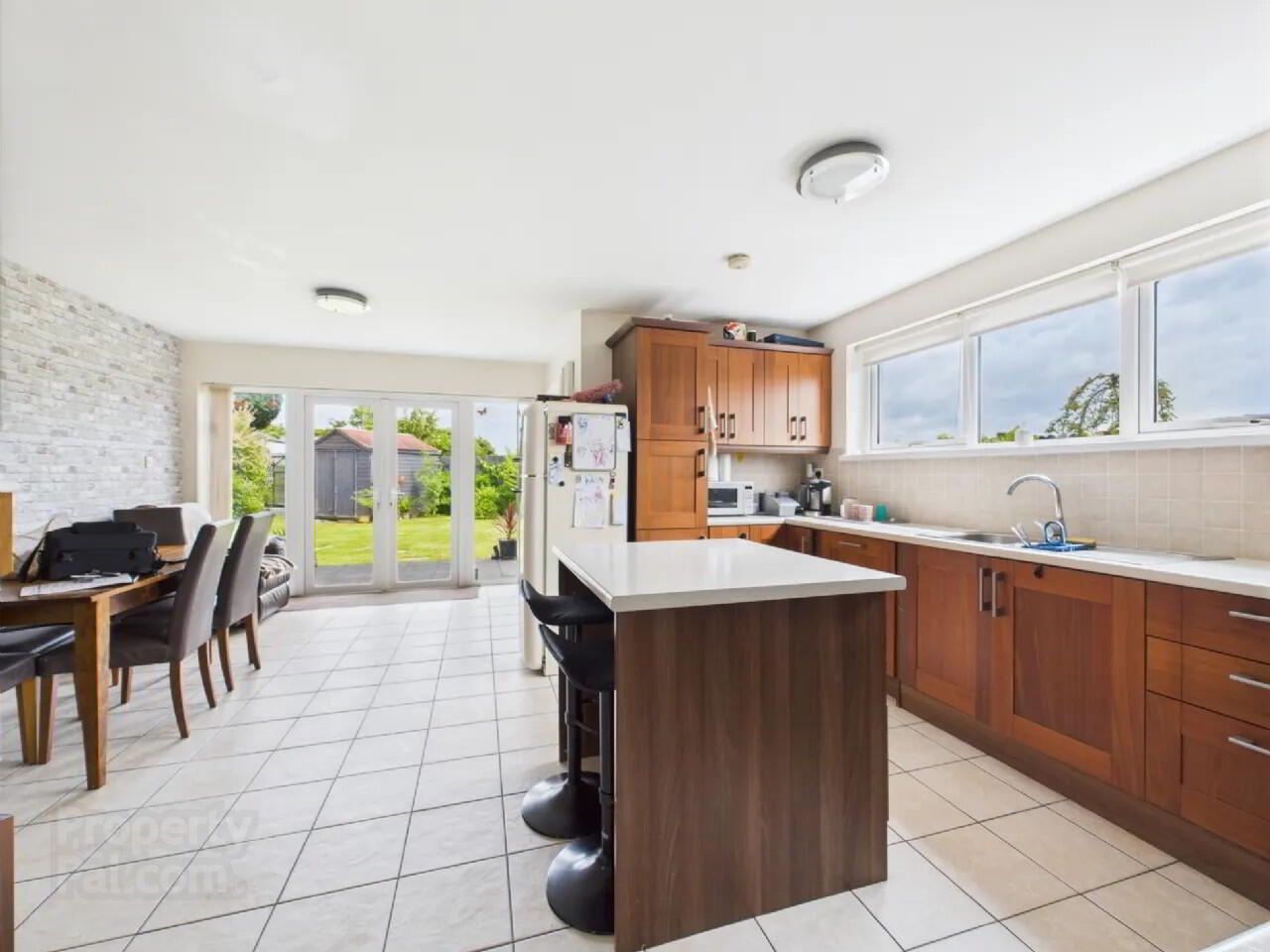 15 Ozanam Street 7 of 18