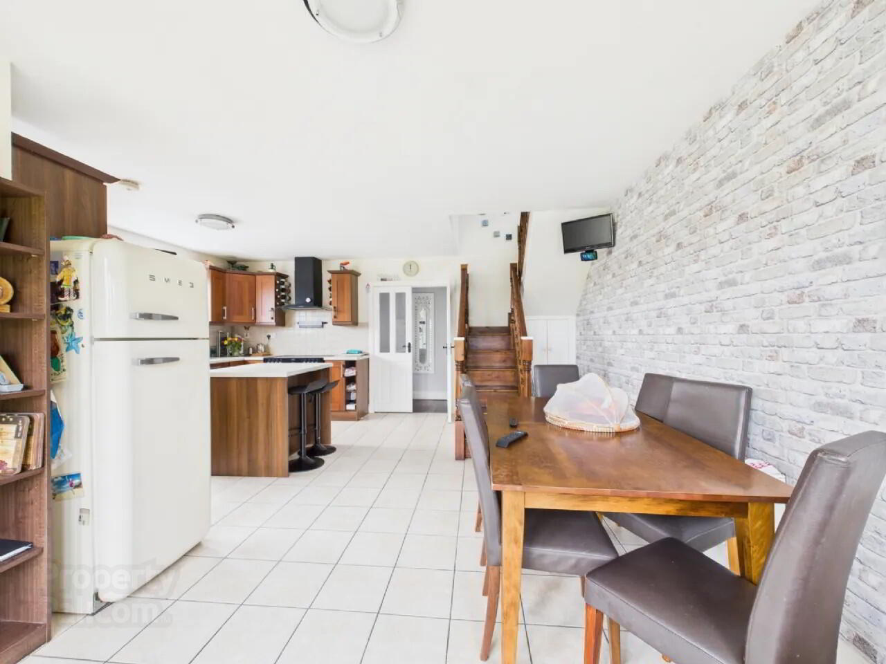 15 Ozanam Street 9 of 18