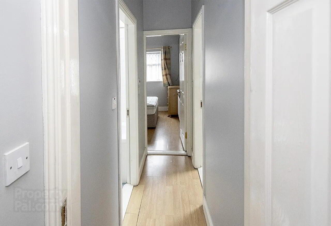 12 Sarsfield St 10 of 17