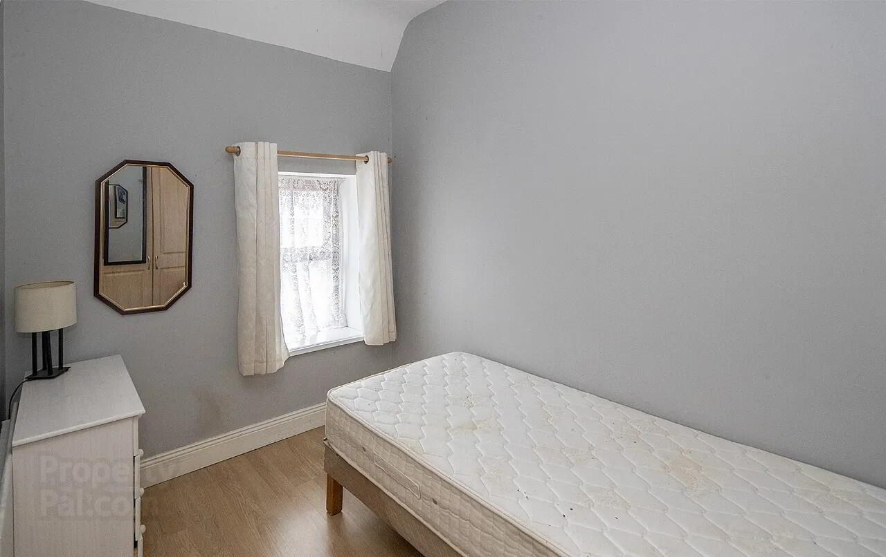 12 Sarsfield St 12 of 17