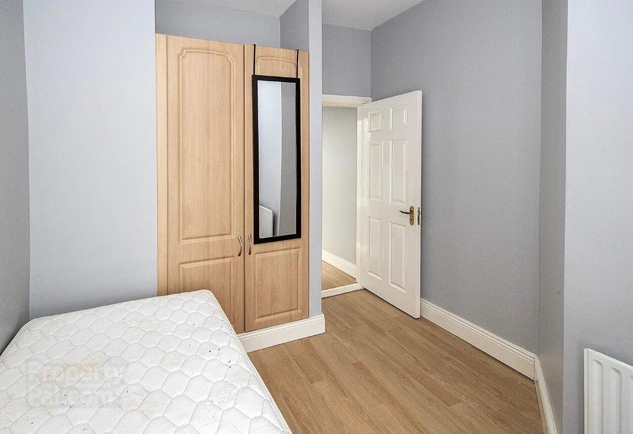12 Sarsfield St 13 of 17