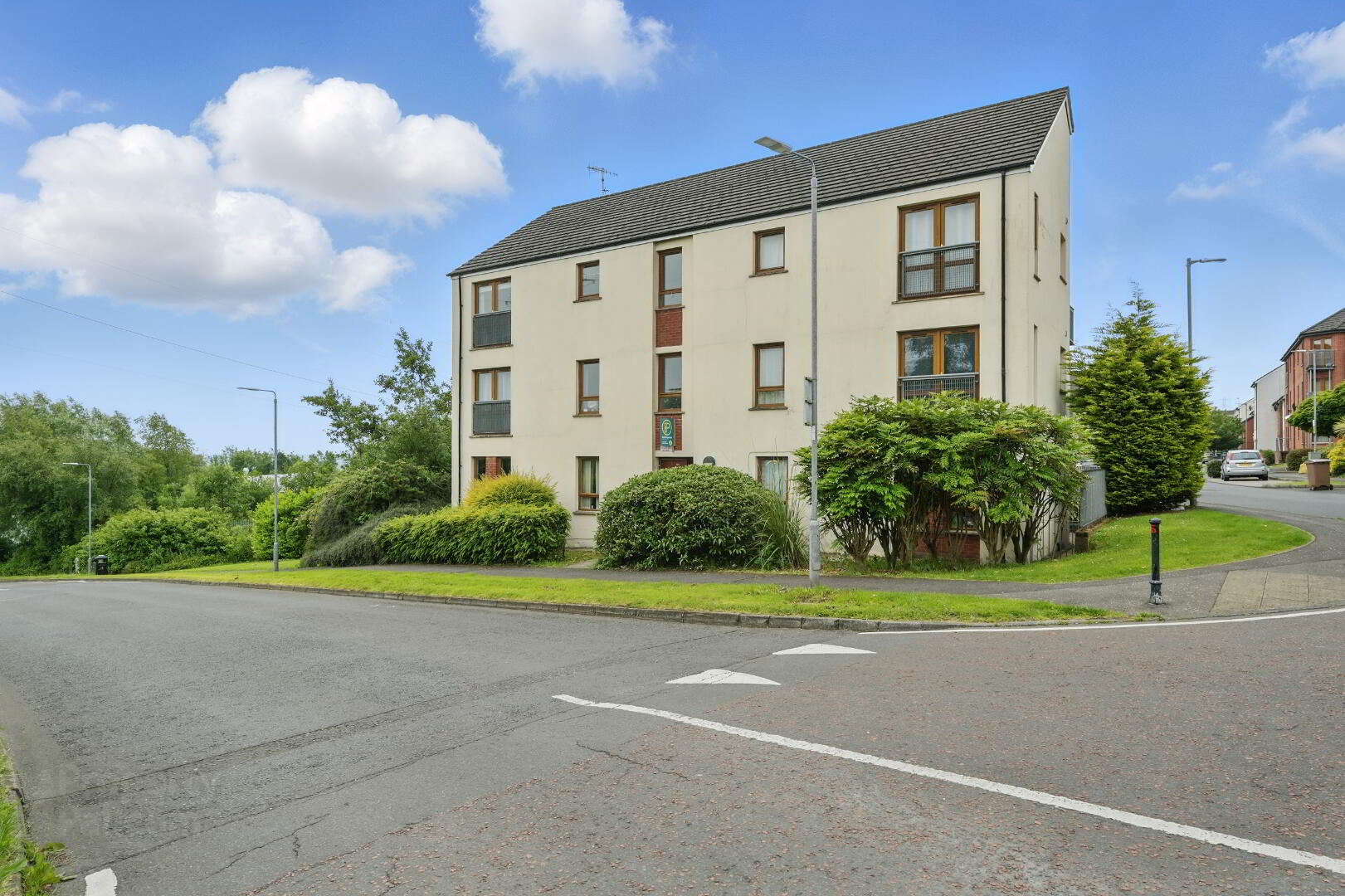 2f Heath Lodge Ave 1 of 19