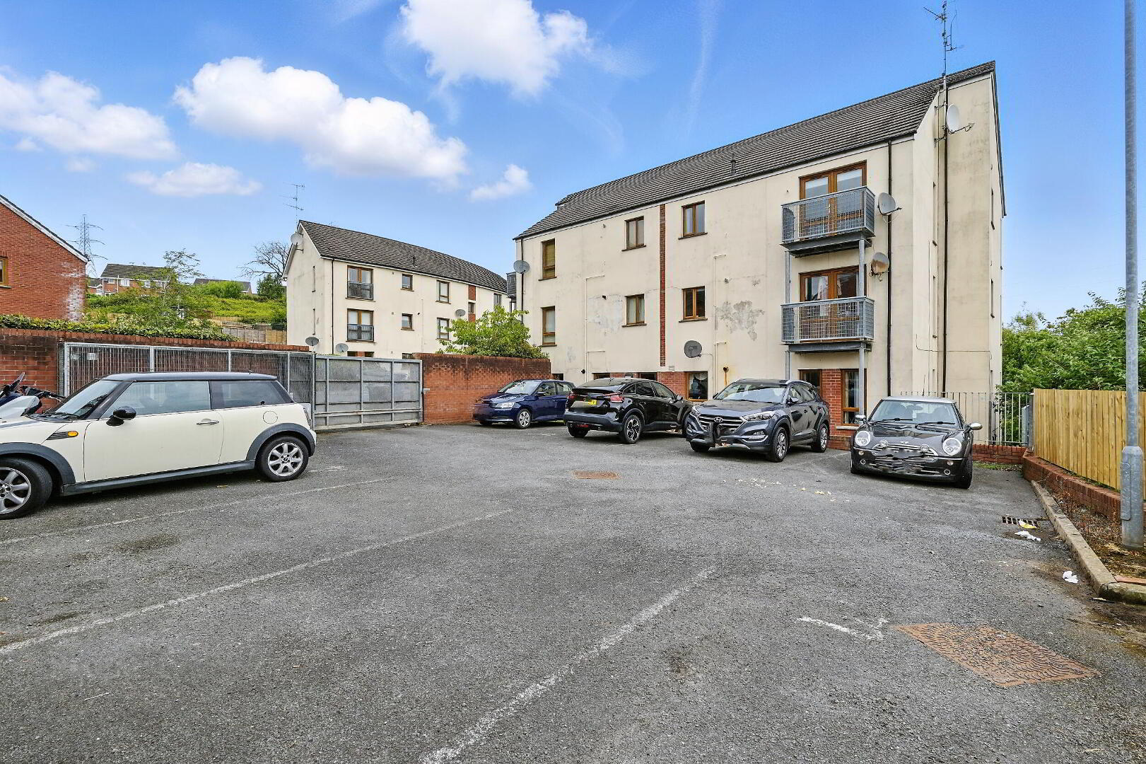 2f Heath Lodge Ave 19 of 19
