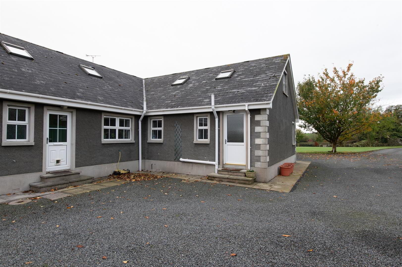 West Wing, 23 The Craig Road 1 of 20