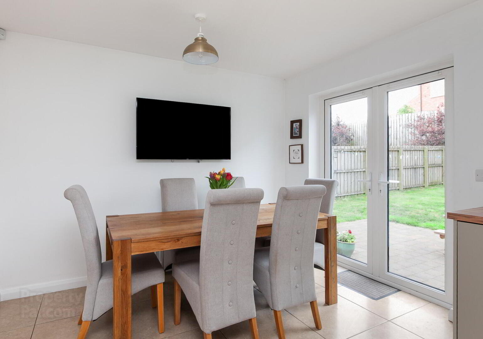 6 Foxton Crescent 8 of 28