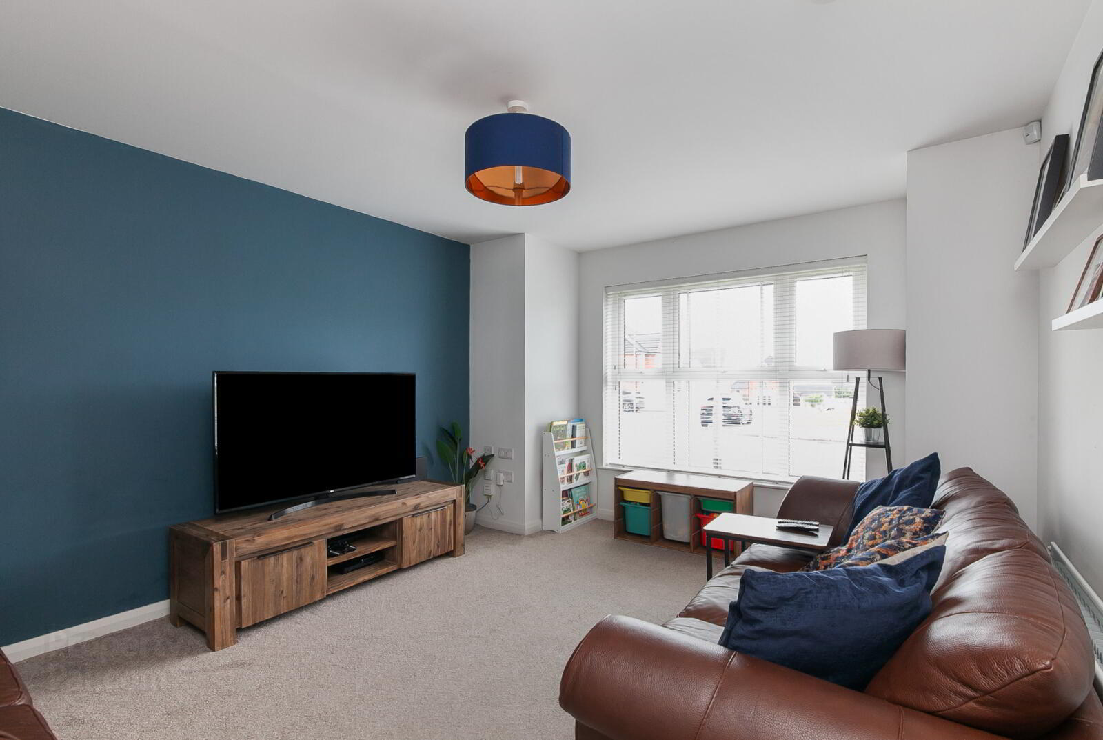 6 Foxton Crescent 5 of 28
