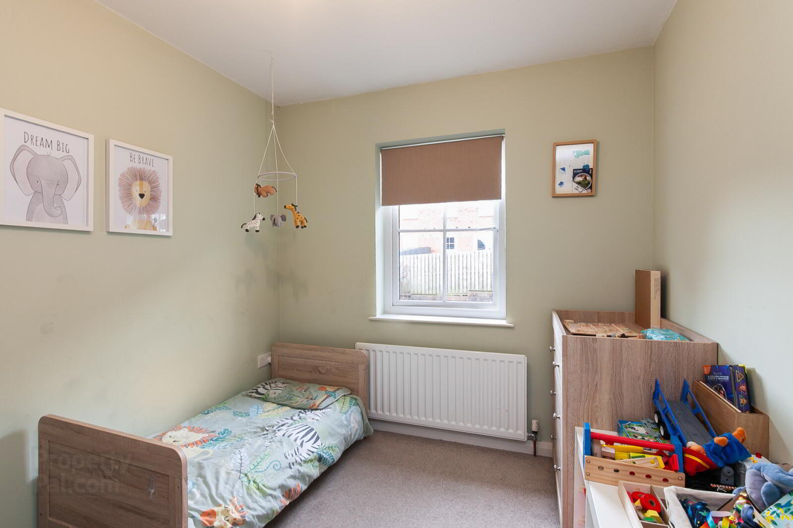 6 Foxton Crescent 21 of 28