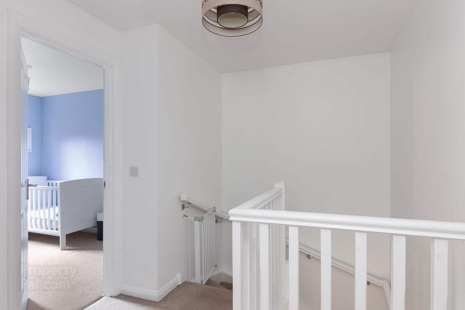 6 Foxton Crescent 15 of 28