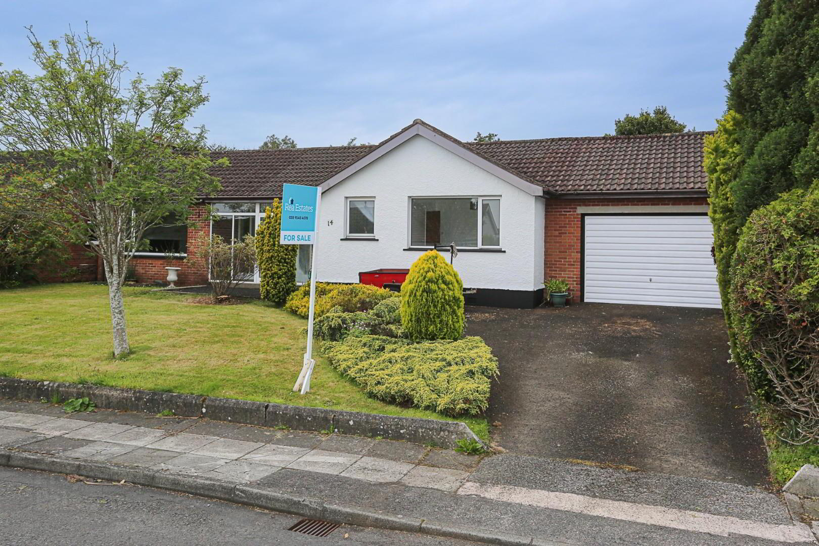 14 Ambleside Drive 1 of 15