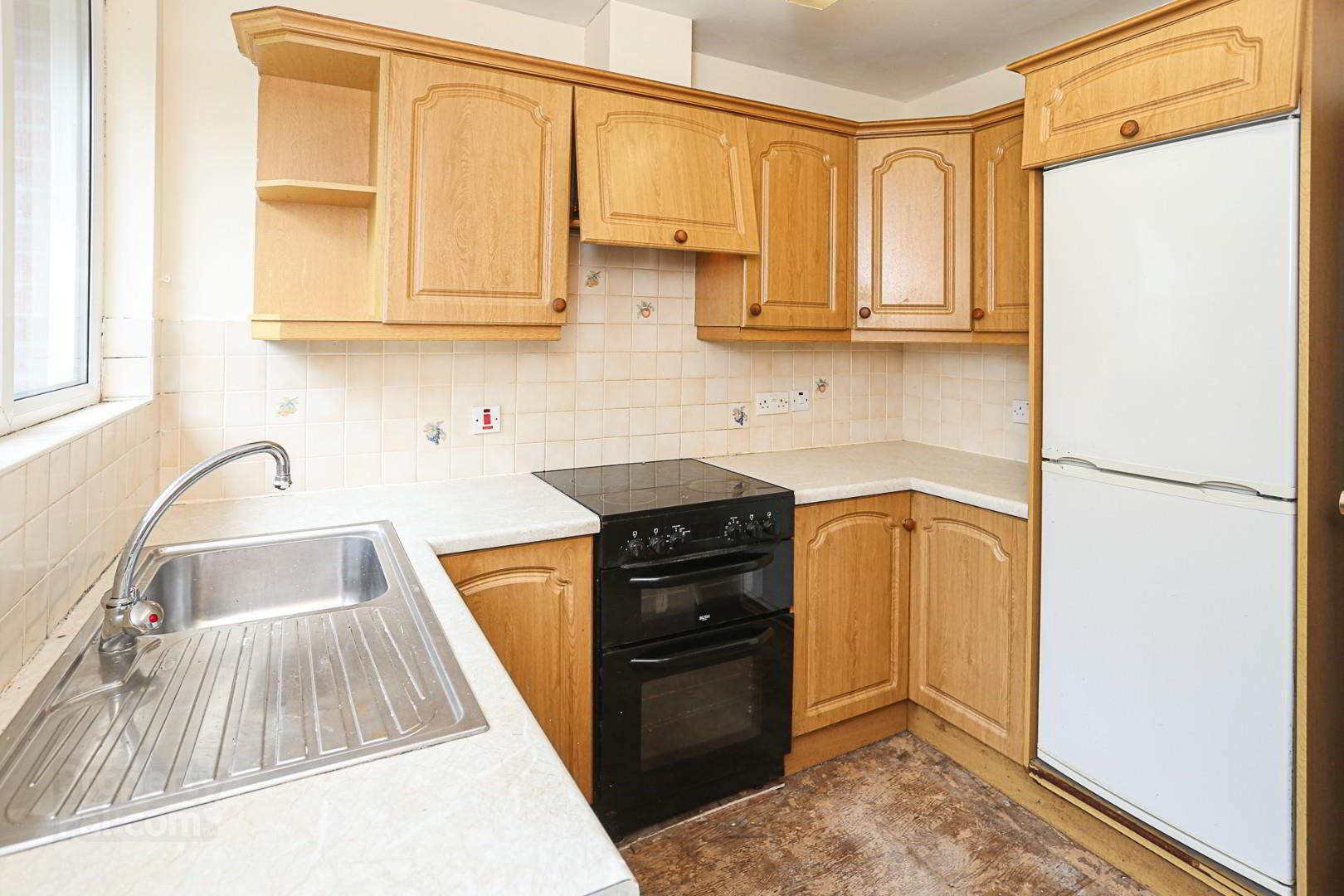 14 Ambleside Drive 7 of 15