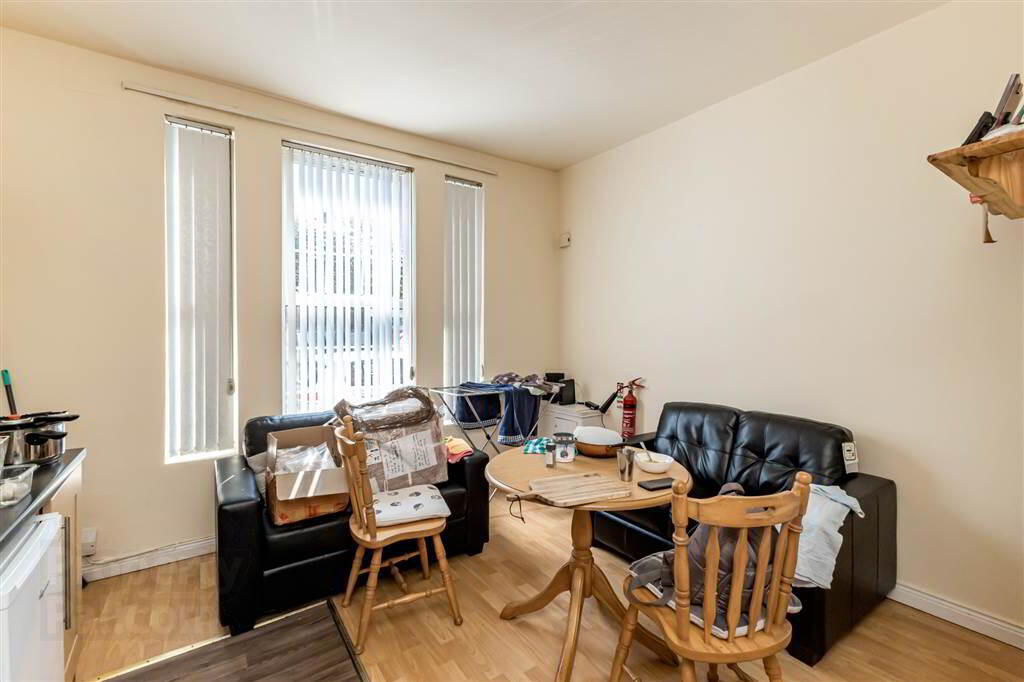 21 Dunluce Avenue 6 of 22
