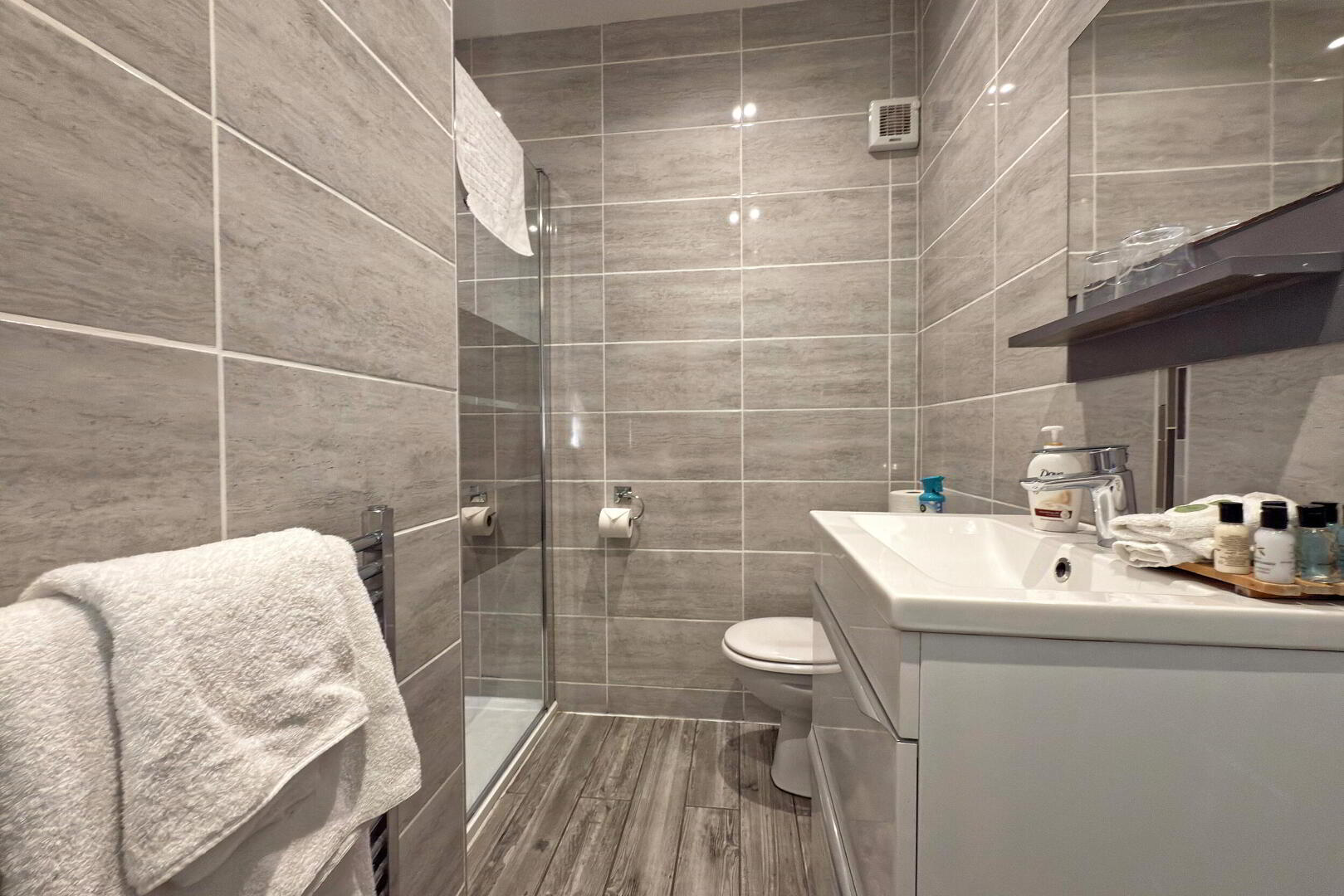 50 Eglinton Street 15 of 29
