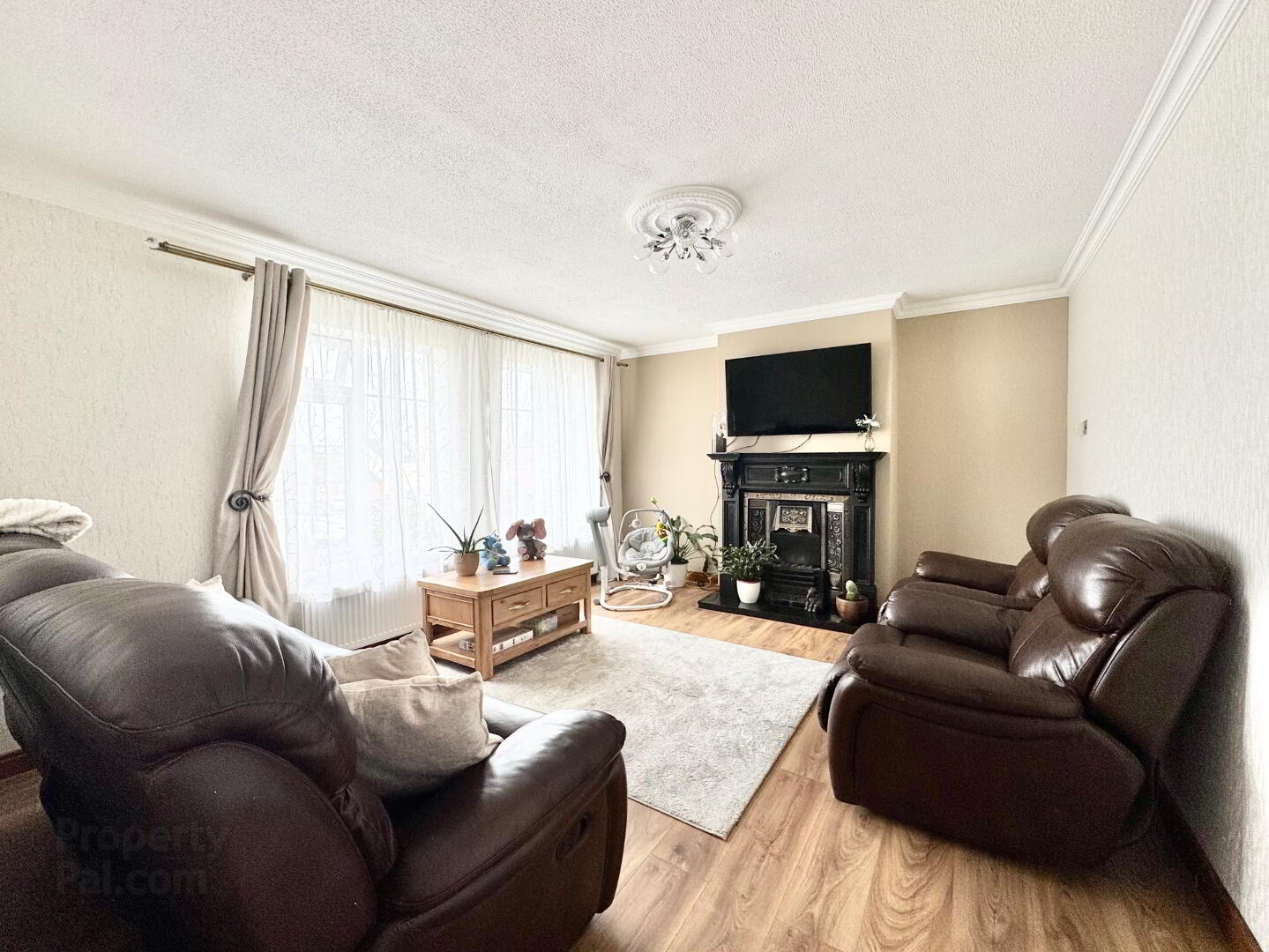 27 Lammy Drive 4 of 22
