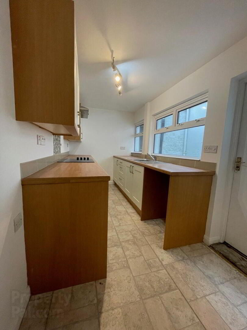 23 Ravenscroft Street 5 of 13