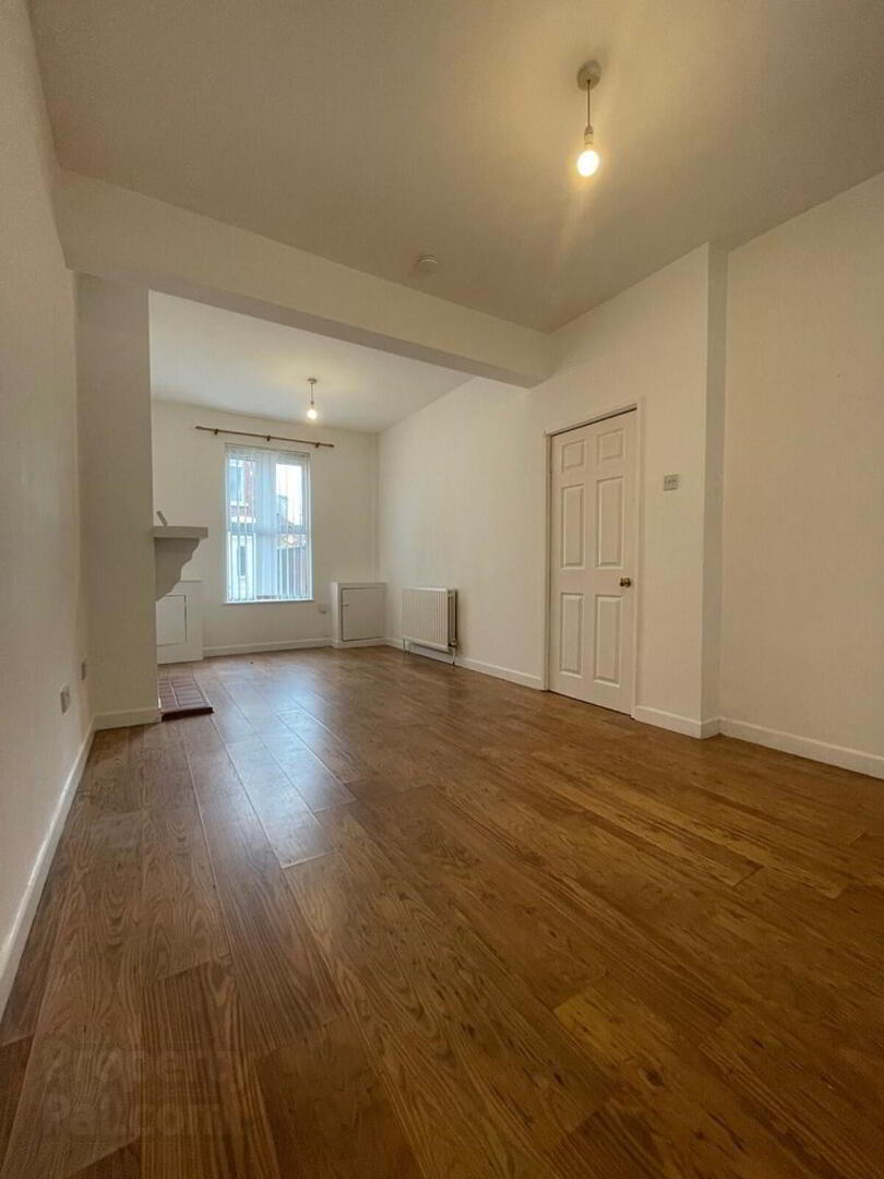 23 Ravenscroft Street 4 of 13