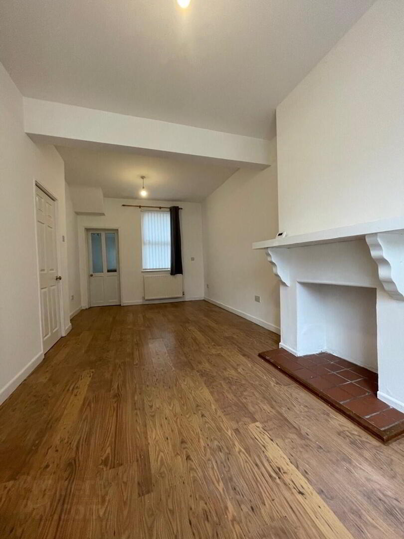 23 Ravenscroft Street 3 of 13