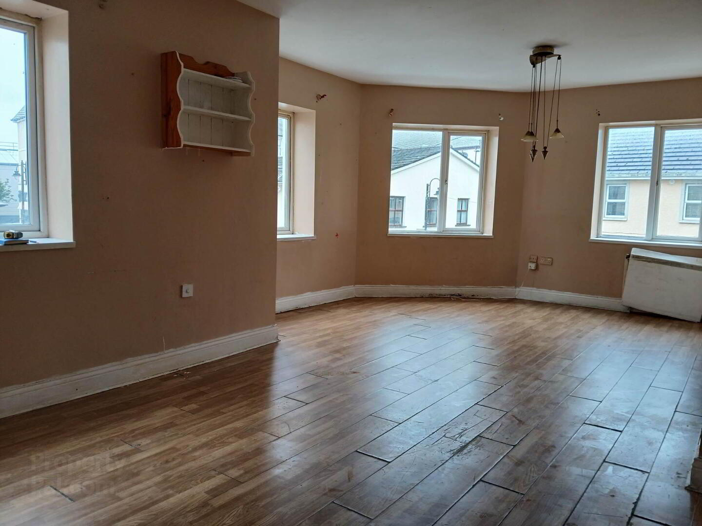 11 Elworth Court 5 of 13