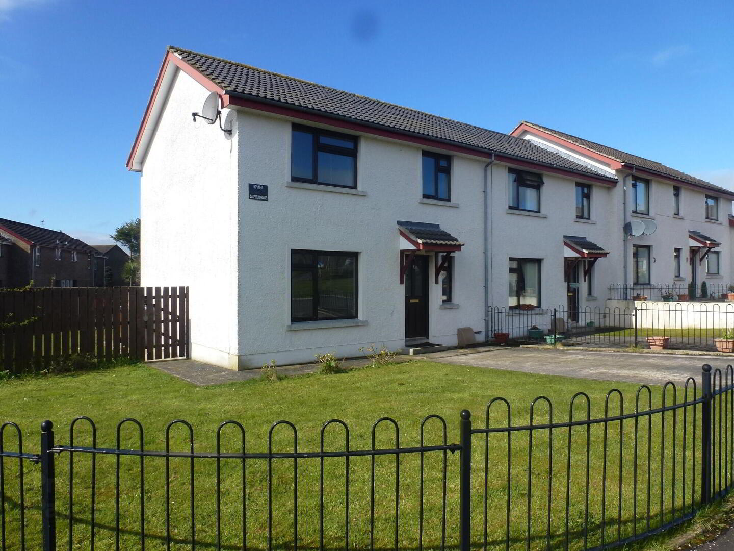 17 Oakfield Square 1 of 5