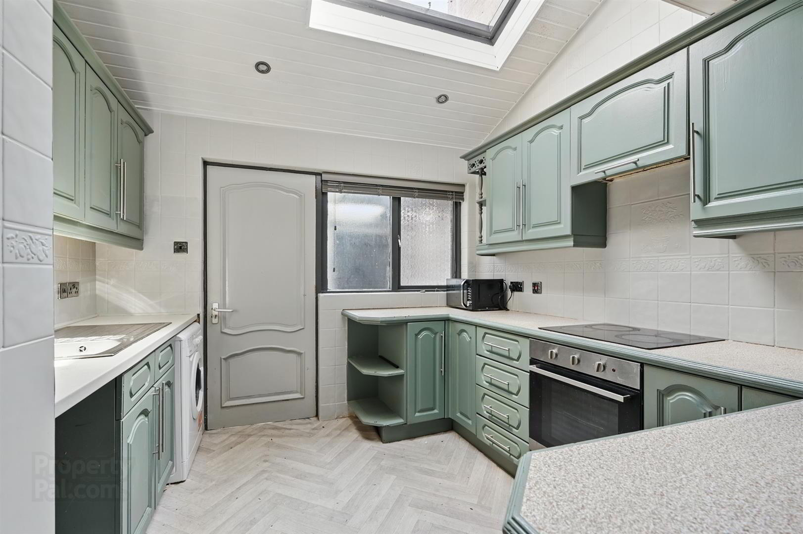 18 Collingwood Avenue 6 of 14
