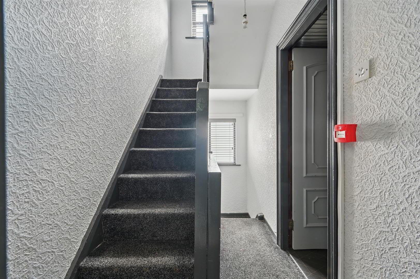 18 Collingwood Avenue 8 of 14