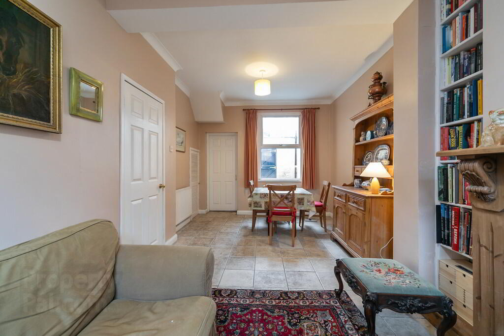 21 Ravenscroft Street 7 of 21