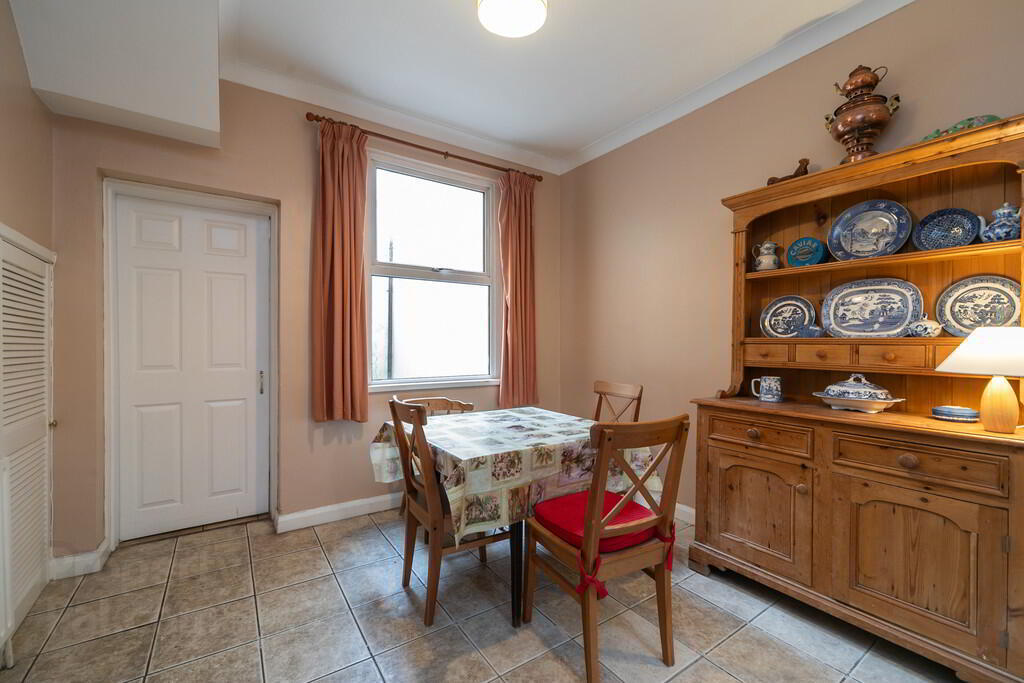 21 Ravenscroft Street 8 of 21