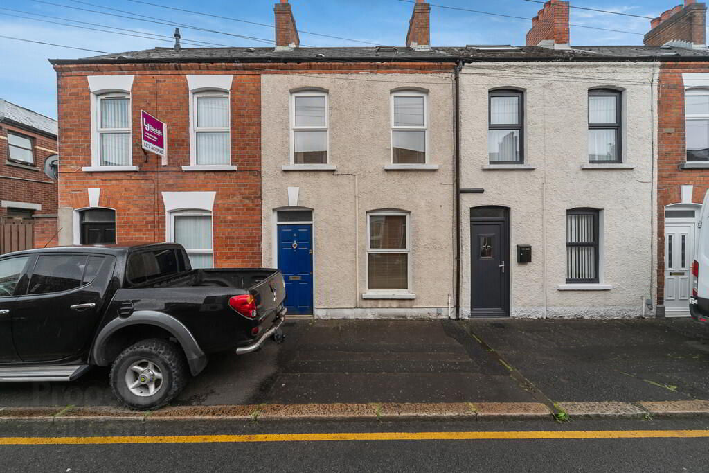 21 Ravenscroft Street 1 of 21
