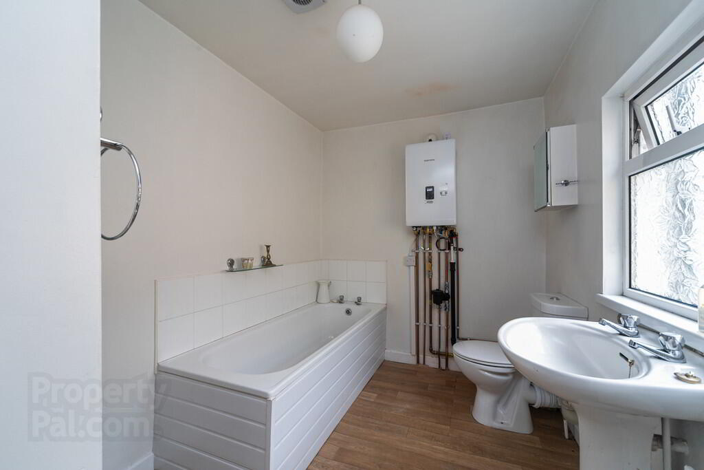 21 Ravenscroft Street 14 of 21