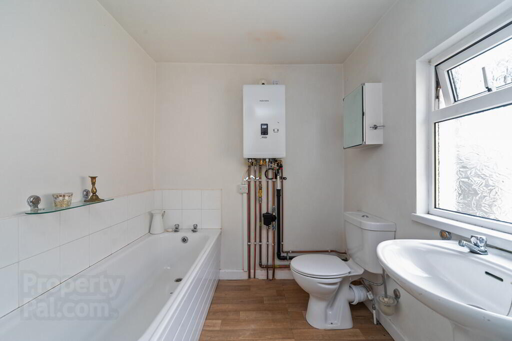 21 Ravenscroft Street 15 of 21