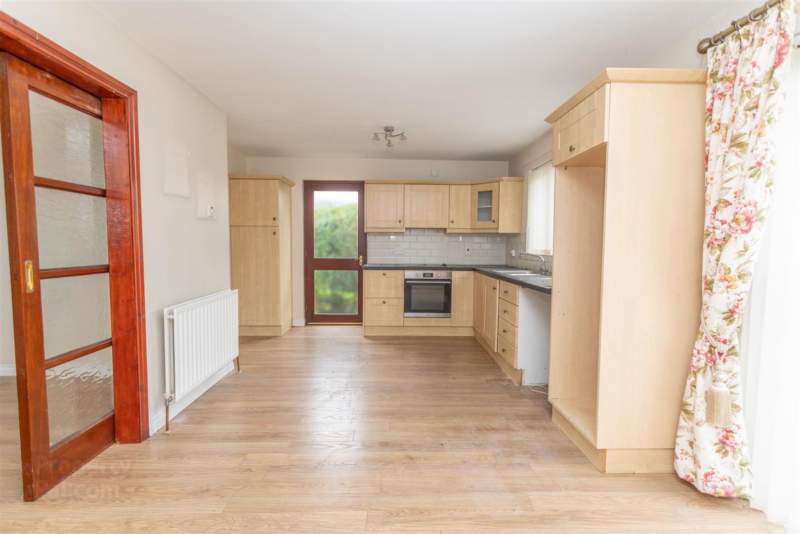 8 Jemesons Court 7 of 24
