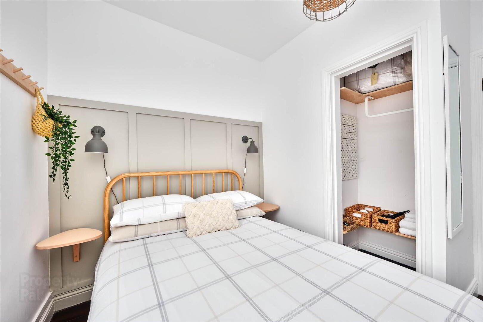 Apt 3, 64 Causeway Street 13 of 17
