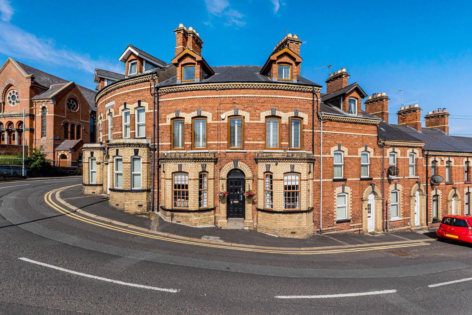 3 Victoria Crescent 1 of 22