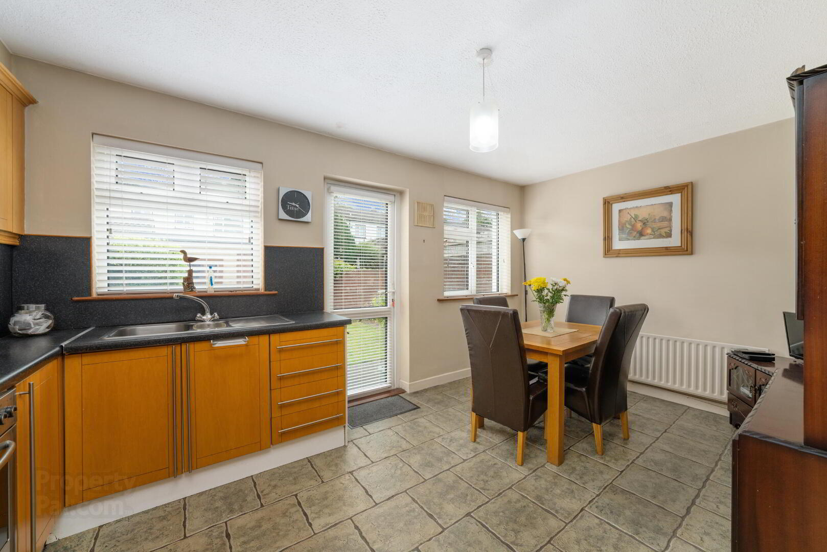 104 St Johns Crescent 7 of 21