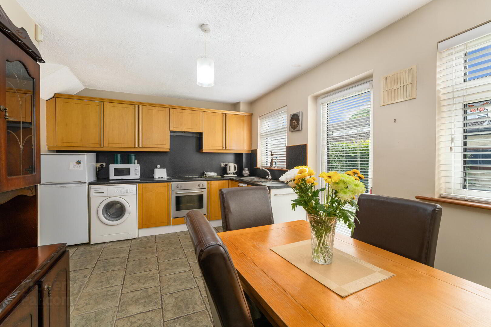 104 St Johns Crescent 10 of 21
