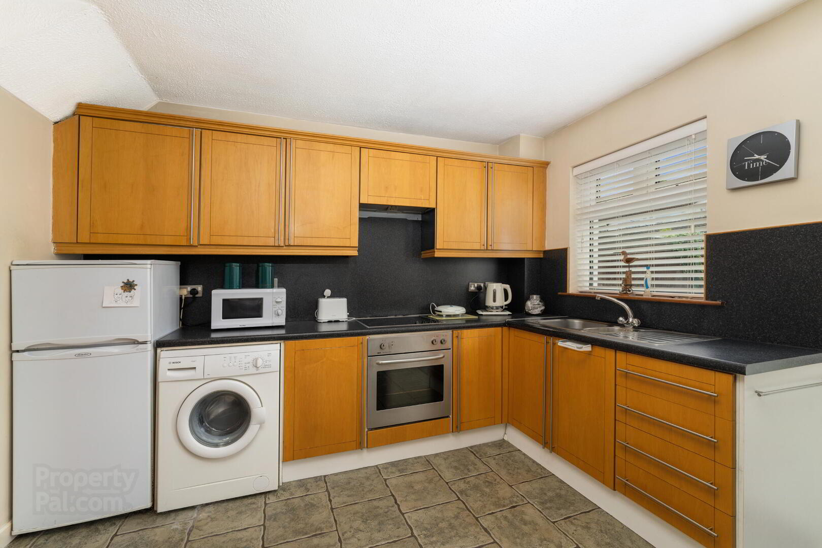 104 St Johns Crescent 9 of 21