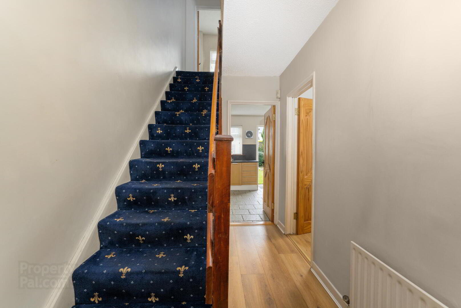 104 St Johns Crescent 3 of 21
