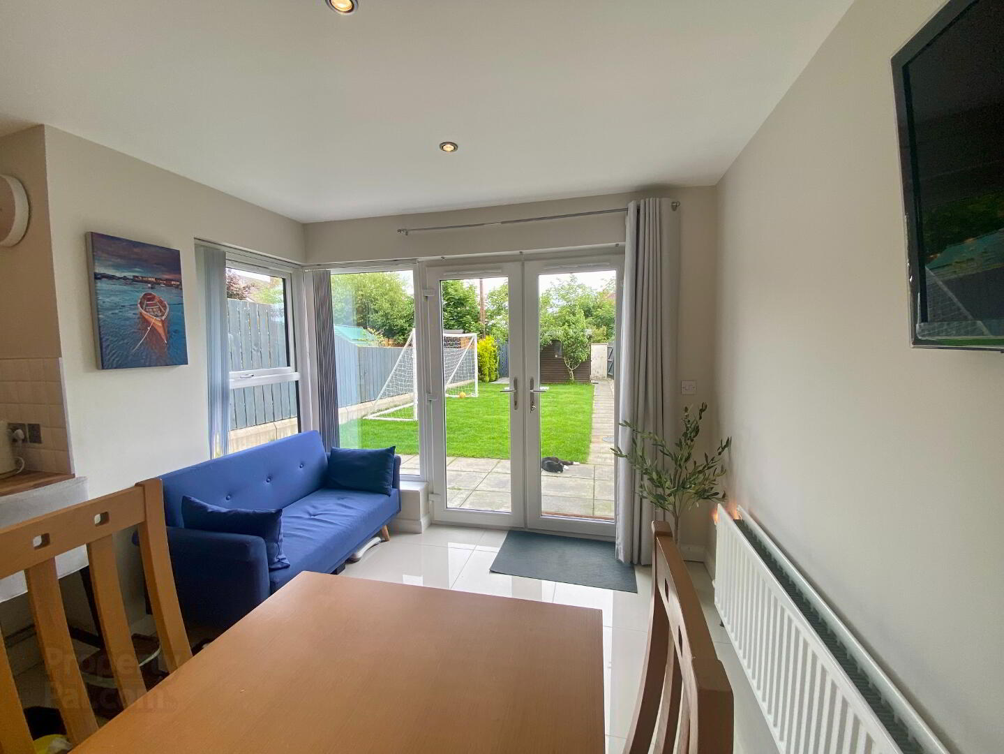 19e Downshire Road 9 of 25