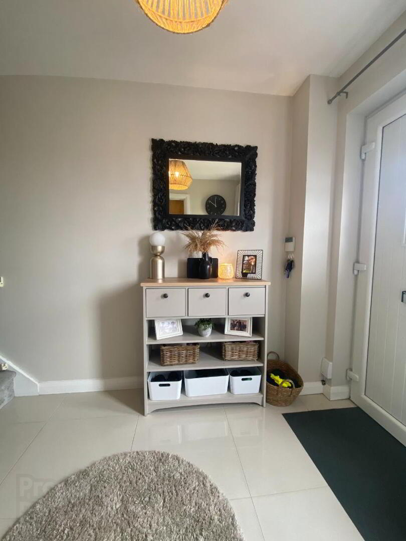 19e Downshire Road 10 of 25