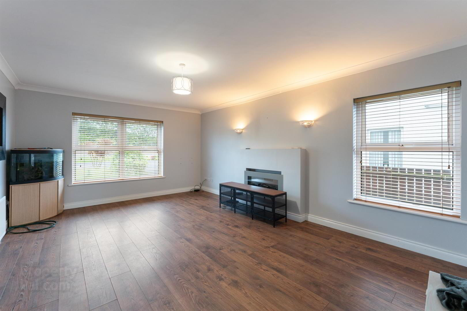 4 Castle Meadow Road 7 of 22