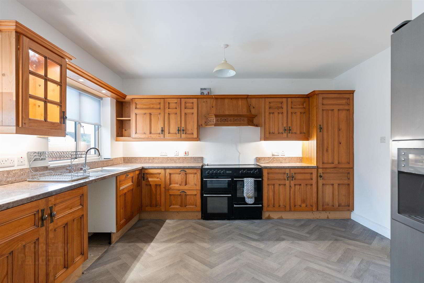 4 Castle Meadow Road 9 of 22