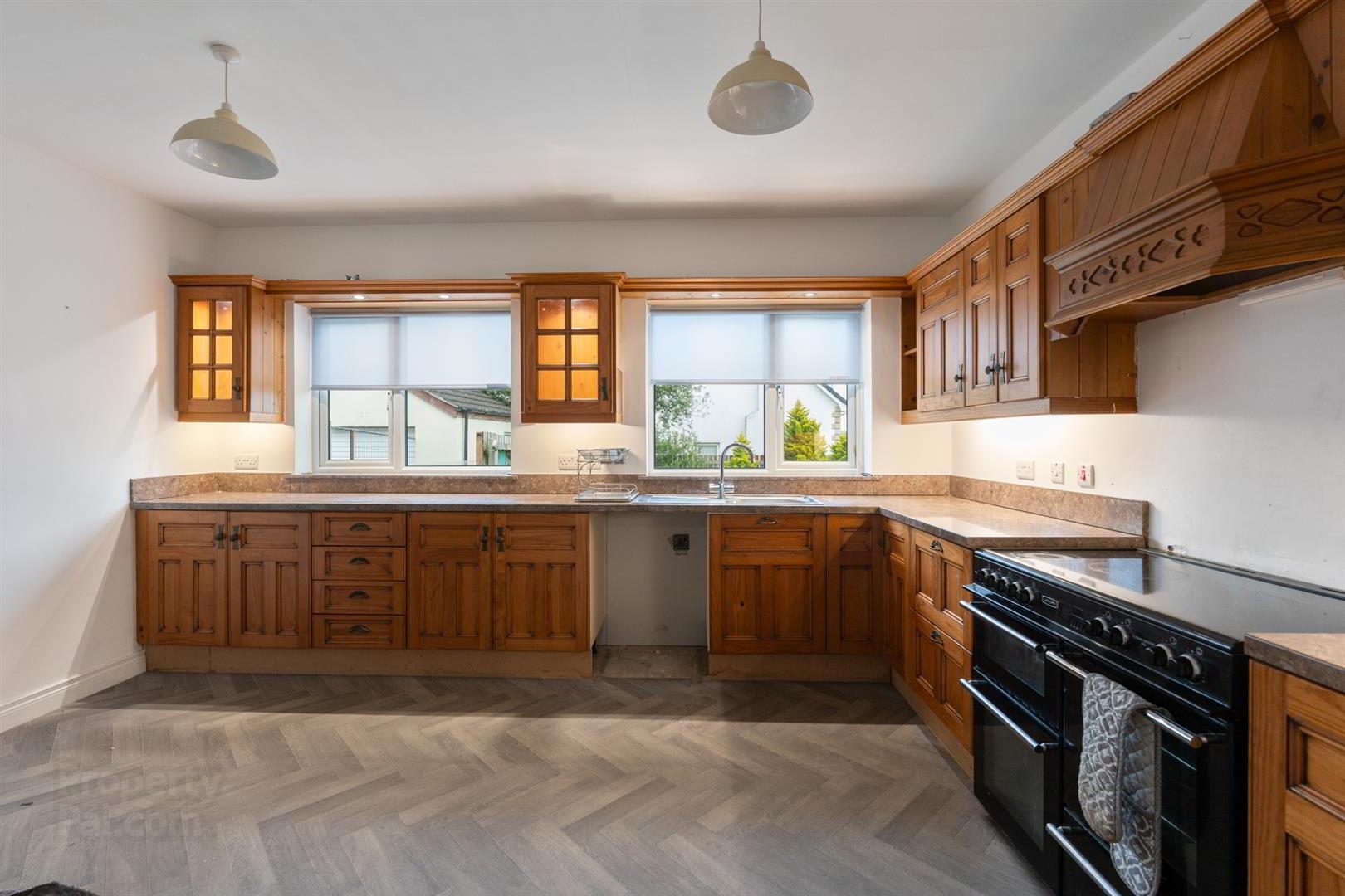 4 Castle Meadow Road 10 of 22